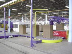 machine-in-and-outfeed Machine in and outfeed